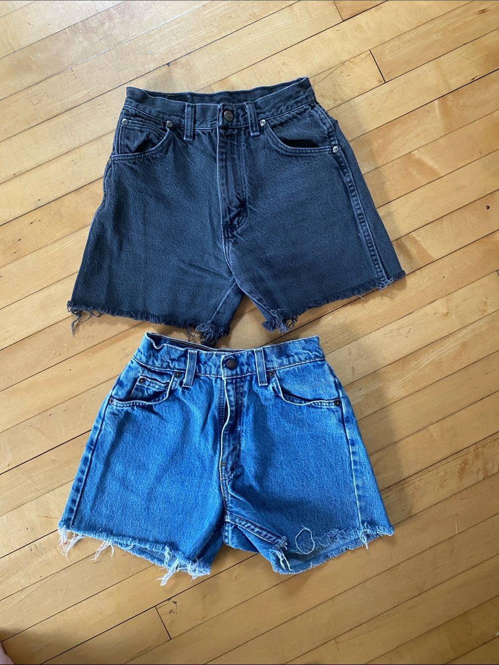 LOT OF 2 JEAN SHORTS